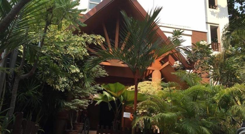 Chada Thai House Pattaya Εξωτερικό φωτογραφία
